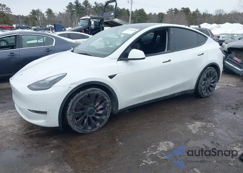 2022 Tesla Model Y Performance Dual Motor All-Wheel Drive z USA, uszkodzony, nr VIN 7SAYGDEF7NF308720